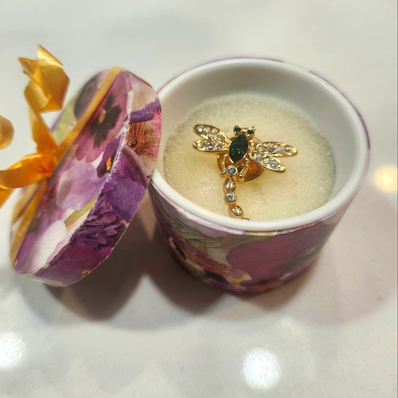 Gold Emerald Dragonfly pin - Picture 1 of 1